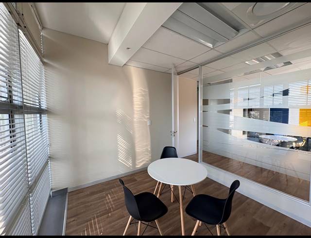 190M² OFFICE TO LET IN BROADACRES